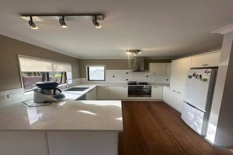 Photo of property in 5 Pigeonwood Lane, Albany, Auckland, 0632
