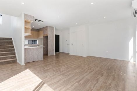 Photo of property in 101a Beach Road, Te Atatu Peninsula, Auckland, 0610