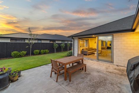 Photo of property in 76 Aviemore Drive, Marshland, Christchurch, 8083