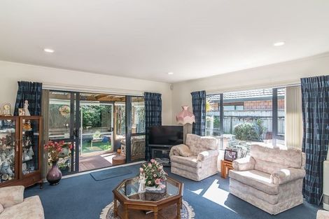 Photo of property in 12 San Priamo Place, Paraparaumu Beach, Paraparaumu, 5032