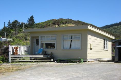 Photo of property in 25 Dorset Street, Picton, 7220