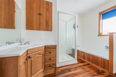 Photo of property in 31 Raumati Road, Raumati Beach, Paraparaumu, 5032