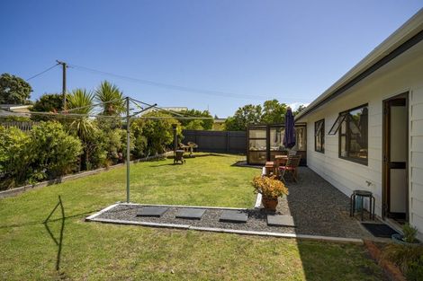 Photo of property in 33 Babbacombe Avenue, Otaki Beach, Otaki, 5512