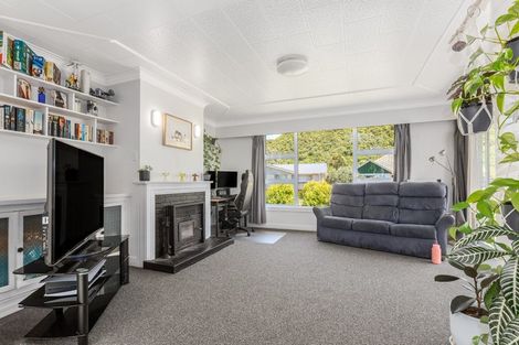 Photo of property in 20 Parenga Street, Wainuiomata, Lower Hutt, 5014