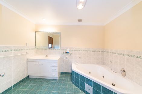 Photo of property in 55 The Strand, Fitzherbert, Palmerston North, 4410