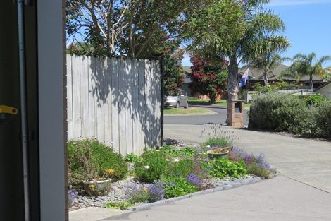 Photo of property in 11 Logan Place, Waiuku, 2123