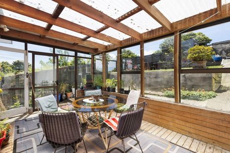 Photo of property in 25 Miles Crescent, Newlands, Wellington, 6037