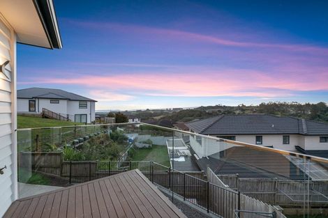 Photo of property in 32 Jabal Crescent, Totara Park, Auckland, 2105