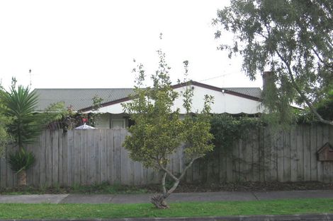 Photo of property in 5 Stephen Avenue, Henderson, Auckland, 0610