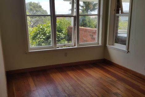 Photo of property in 3 Lewis Road, Pakuranga, Auckland, 2010