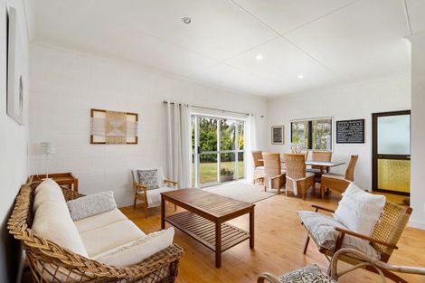 Photo of property in 1 Moana Drive, Mahia, 4198