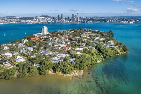 Photo of property in 10a First Avenue, Stanley Point, Auckland, 0624