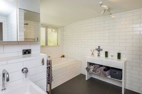 Photo of property in 65 Cannon Hill Crescent, Mount Pleasant, Christchurch, 8081