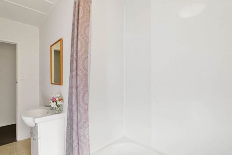 Photo of property in 63 Mountain Road, Western Heights, Rotorua, 3015