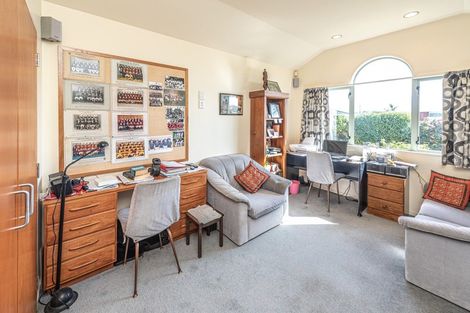 Photo of property in 1 Saint Helens Place, Tawhero, Whanganui, 4501