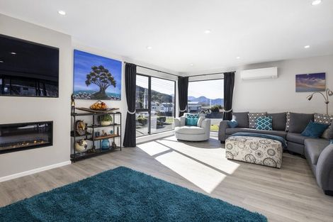 Photo of property in 15 Beach Road, Waikawa, Picton, 7220