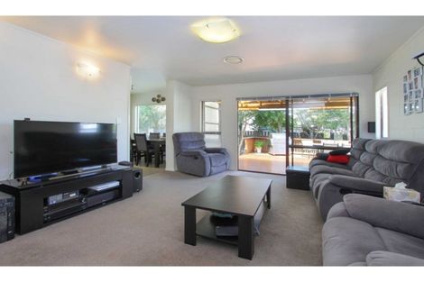 Photo of property in 1/7 Mannering Place, Hillcrest, Auckland, 0627