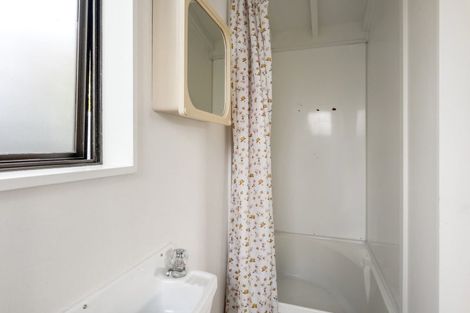 Photo of property in 21 Walcot Street, Bromley, Christchurch, 8062