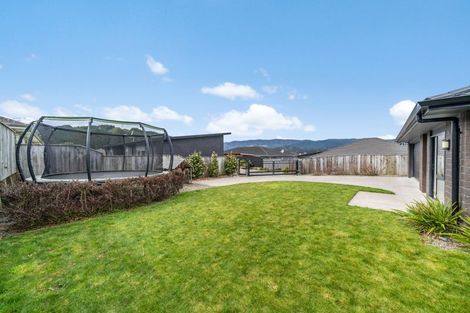Photo of property in 107 Riverstone Drive, Riverstone Terraces, Upper Hutt, 5018