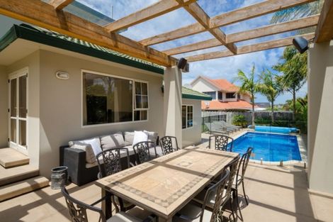 Photo of property in 3 Kahala Place, West Harbour, Auckland, 0618