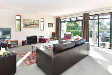 Photo of property in 21 The Crescent, Tindalls Beach, Whangaparaoa, 0930