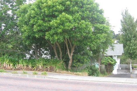 Photo of property in 30 Peach Road, Glenfield, Auckland, 0629