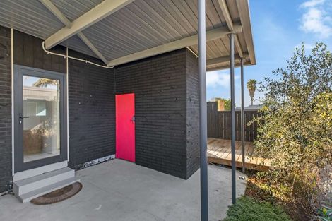 Photo of property in 3/132 Onewa Road, Northcote, Auckland, 0627