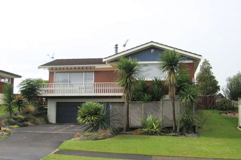 Photo of property in 3 Baringa Place, Botany Downs, Auckland, 2010