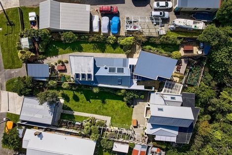 Photo of property in 40 Happy Valley Road, Owhiro Bay, Wellington, 6023