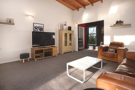 Photo of property in 8a Cullen Place, Tawa, Wellington, 5028