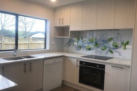 Photo of property in 1 Belcoo Crescent, East Tamaki, Auckland, 2013