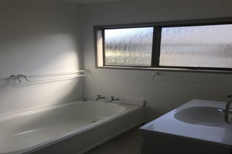 Photo of property in 2/81a Salisbury Road, Birkdale, Auckland, 0626