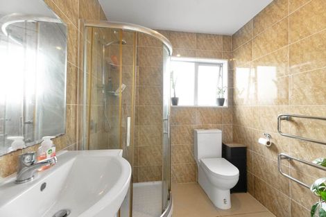 Photo of property in 75a Tabitha Crescent, Henderson, Auckland, 0612