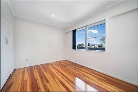 Photo of property in 17 Kohinoor Avenue, Mangere, Auckland, 2022