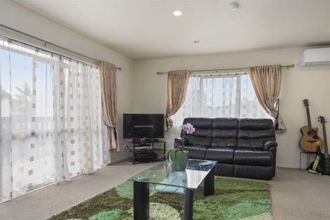 Photo of property in 58e Sunnyside Road, Sunnyvale, Auckland, 0612