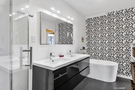 Photo of property in 105 Hornsey Road, Melrose, Wellington, 6023