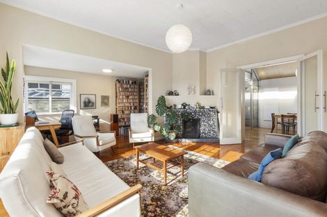 Photo of property in 74 Glen Road, Kelburn, Wellington, 6012