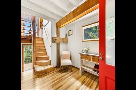 Photo of property in 55 Rayner Road, Piha, New Lynn, 0772