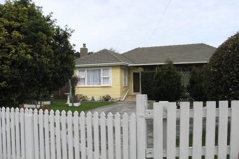 Photo of property in 21 Russell Road, Wainuiomata, Lower Hutt, 5014