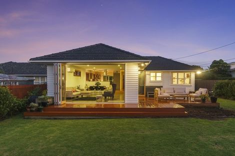 Photo of property in 36 Totara Road, Te Atatu Peninsula, Auckland, 0610