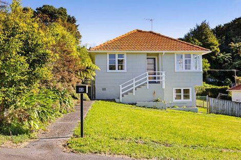 Photo of property in 82 Glenpark Avenue, Frankleigh Park, New Plymouth, 4310