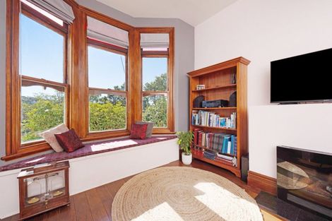 Photo of property in 51 Fairview Crescent, Kelburn, Wellington, 6012