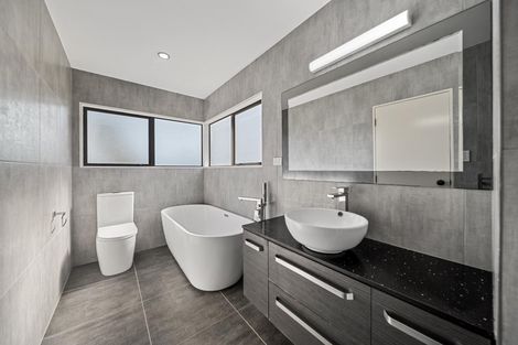 Photo of property in 1 Dalmahoy Place, Wattle Downs, Auckland, 2103