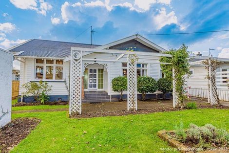 Photo of property in 4 Godwin Crescent, College Estate, Whanganui, 4500