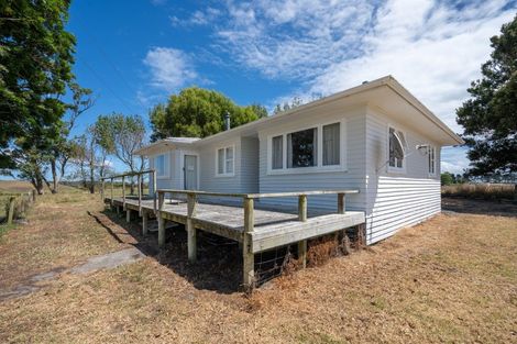 Photo of property in 880 Okahukura Road, Tapora, Wellsford, 0977