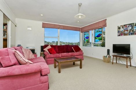 Photo of property in 43 Juniper Road, Sunnynook, Auckland, 0620