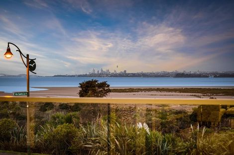 Photo of property in 32 Provence Esplanade, Te Atatu Peninsula, Auckland, 0610