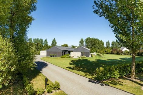 Photo of property in 102 Oxford Street, Martinborough, 5711