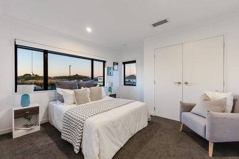 Photo of property in 39 Davey Crescent, Orewa, 0931