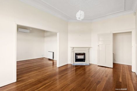 Photo of property in 63 Central Terrace, Kelburn, Wellington, 6012